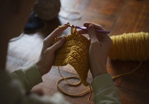 Quer qprender crochê online? Aprende de maneira rápida e fácil (Foto: Freepik)